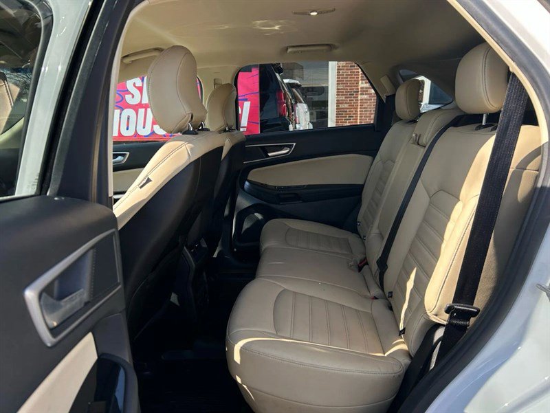 Used 2019 Ford Edge SEL w/ Equipment Group 201A image 19