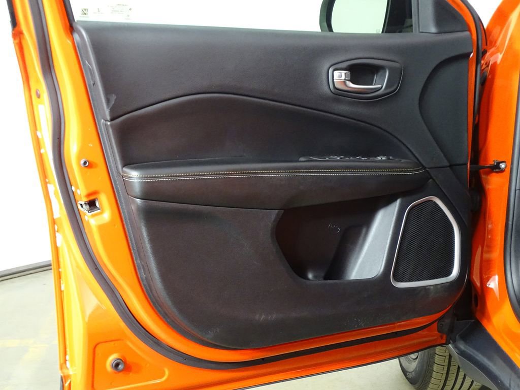 Used 2018 Jeep Compass Sport w/ Mopar Graphics Package image 16