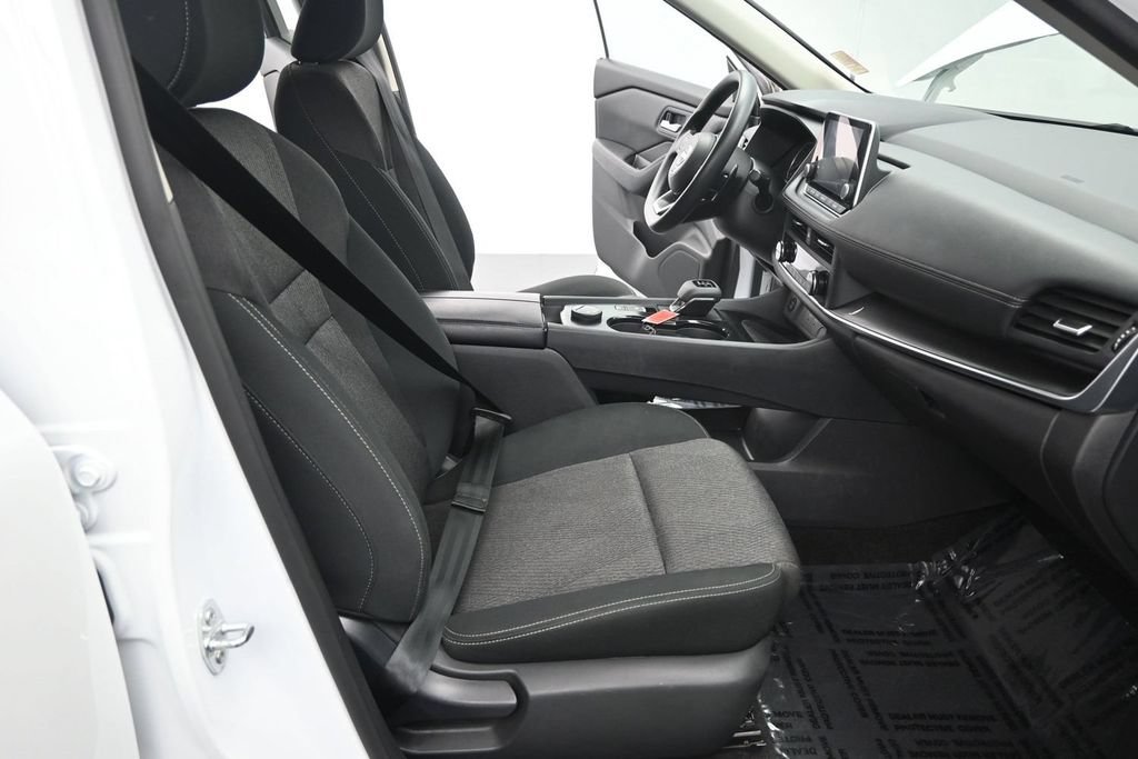 Used 2024 Nissan Rogue SV AWD/4WD image 20