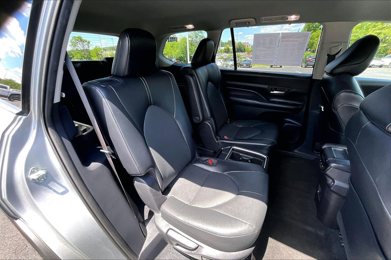 Used 2025 Toyota Grand Highlander AWD image 24