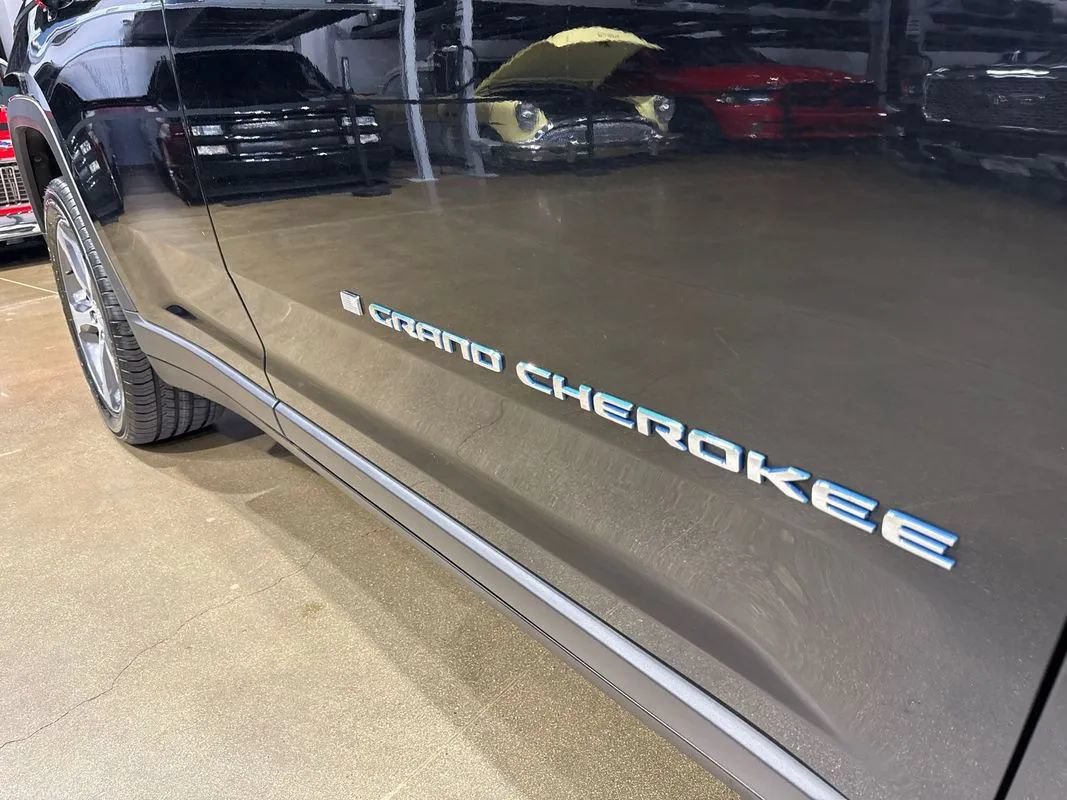 Used 2023 Jeep Grand Cherokee 4WD 4xe image 70