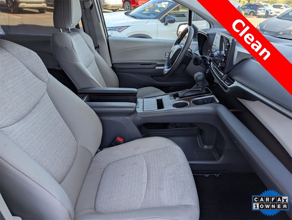 Used 2023 Toyota Sienna LE image 18