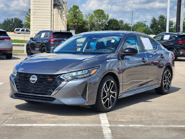 Used 2025 Nissan Sentra SR FWD image 3
