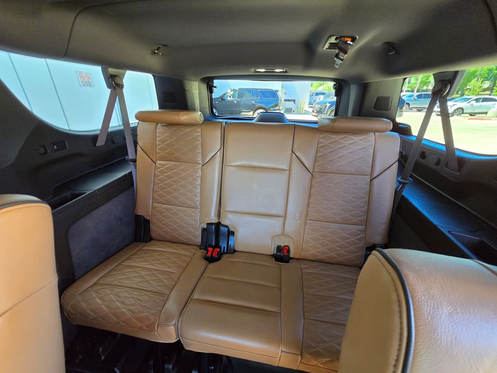 Used 2022 Cadillac Escalade ESV Premium Luxury w/ Performance Package RWD image 17