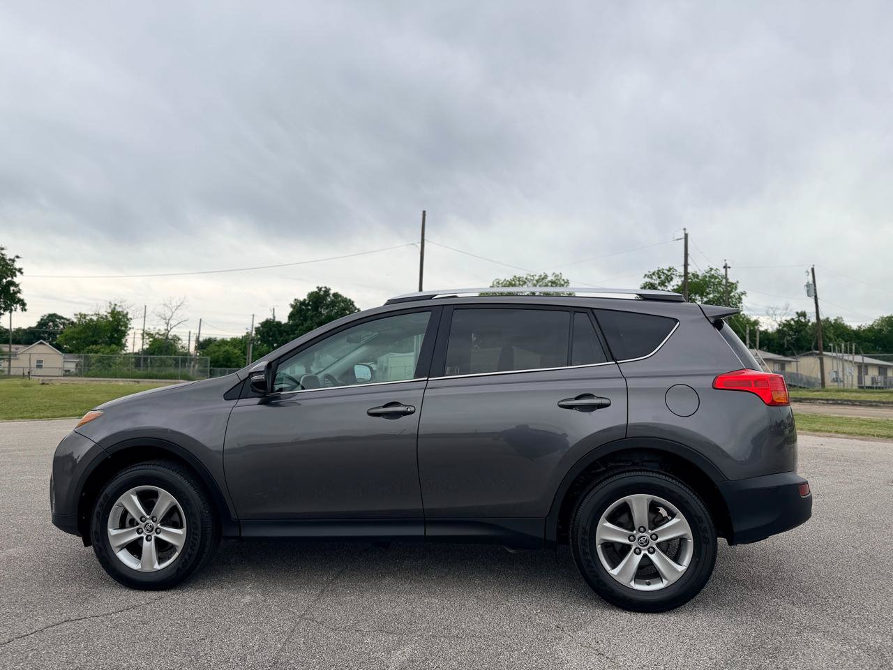 Used 2015 Toyota RAV4 XLE FWD image 6
