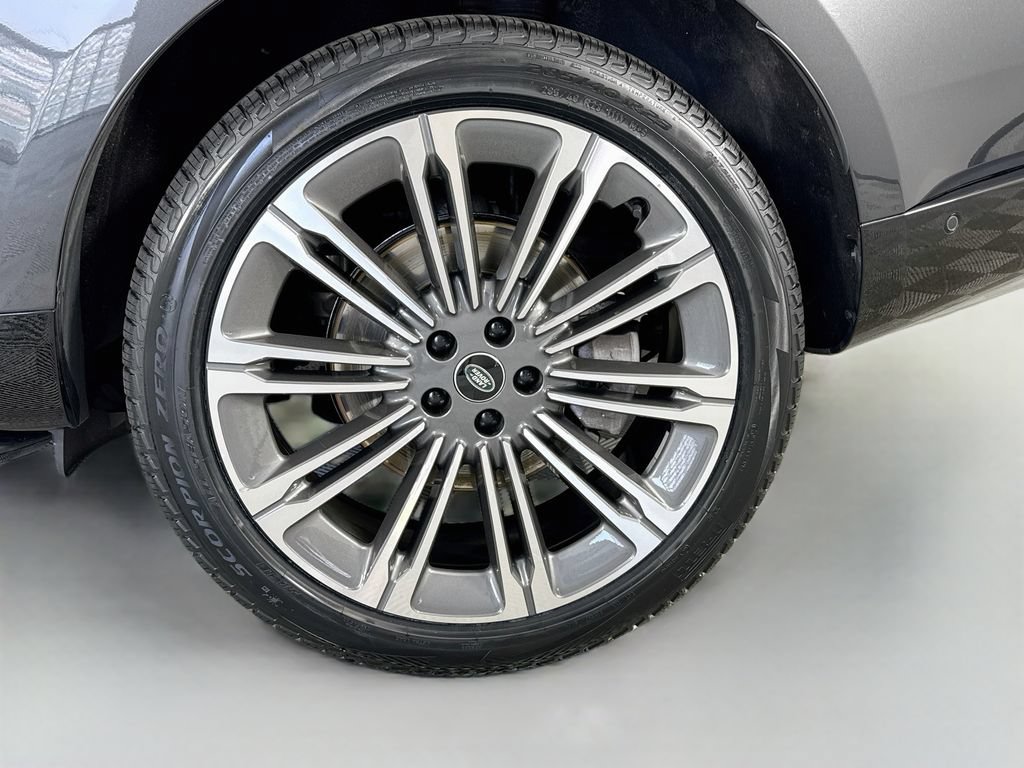 Certified 2024 Land Rover Range Rover SE AWD/4WD image 33