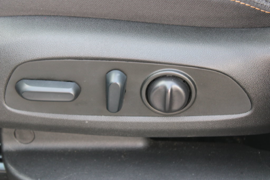 Used 2022 Chevrolet Equinox LT FWD image 17