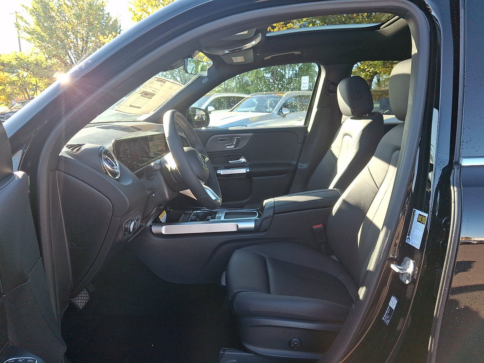 New 2026 Mercedes-Benz GLB 250 4MATIC image 11