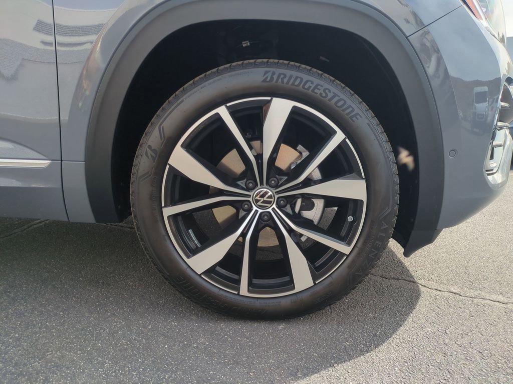 New 2026 Volkswagen Atlas Cross Sport SEL Premium R-Line image 24