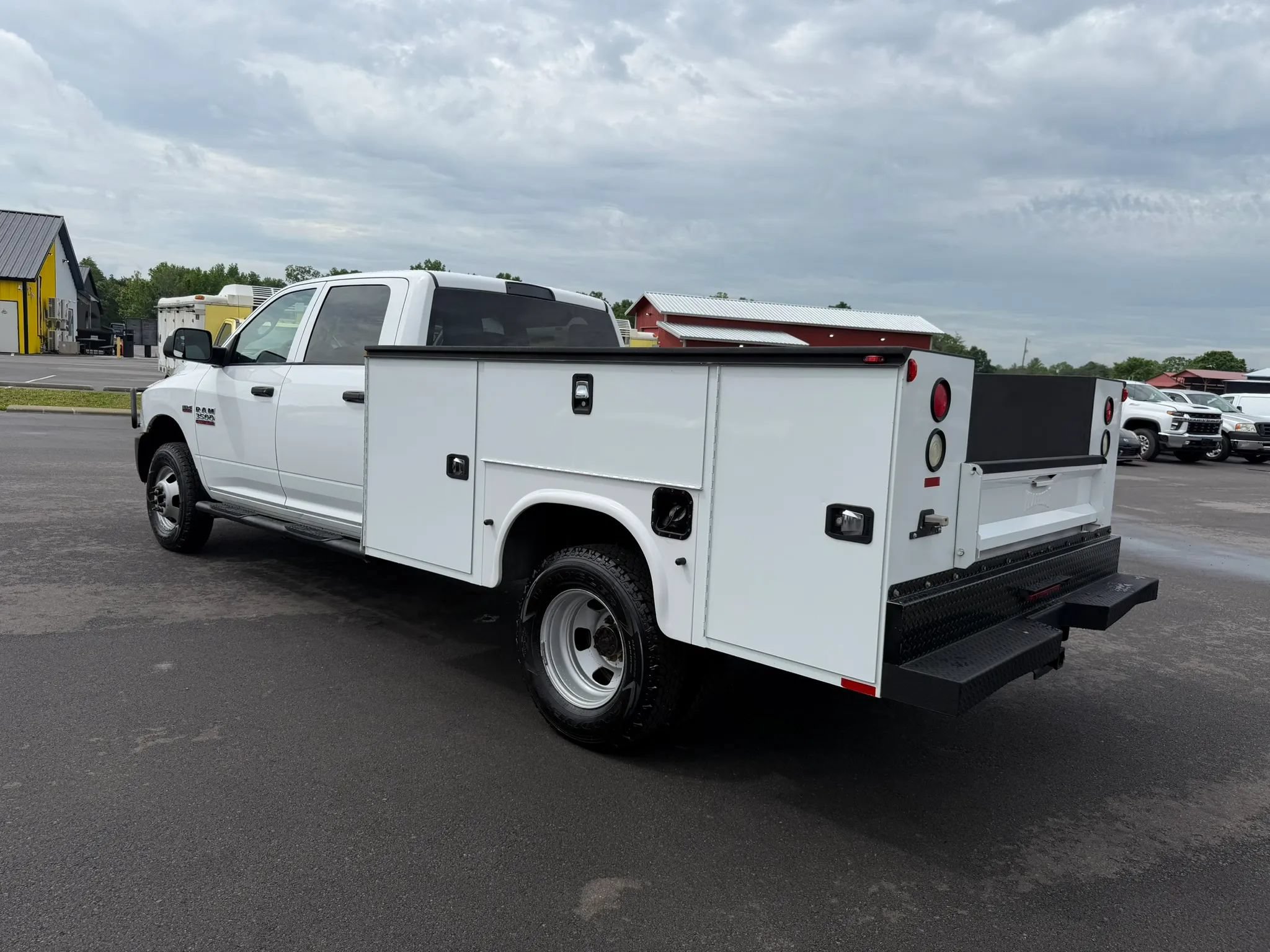 Used 2014 RAM 3500 Tradesman AWD/4WD image 3