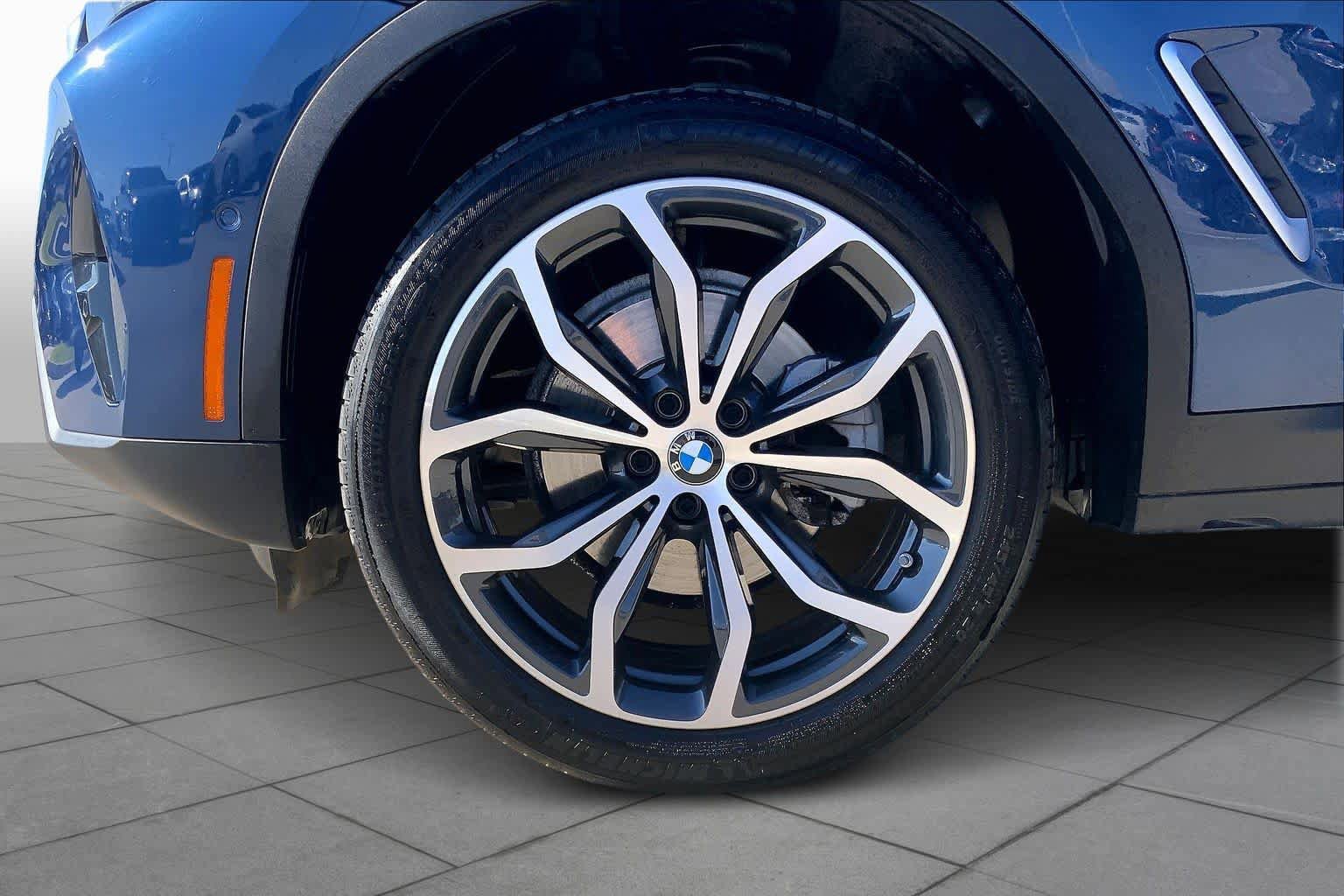 Used 2024 BMW X4 xDrive30i w/ Premium Package image 10