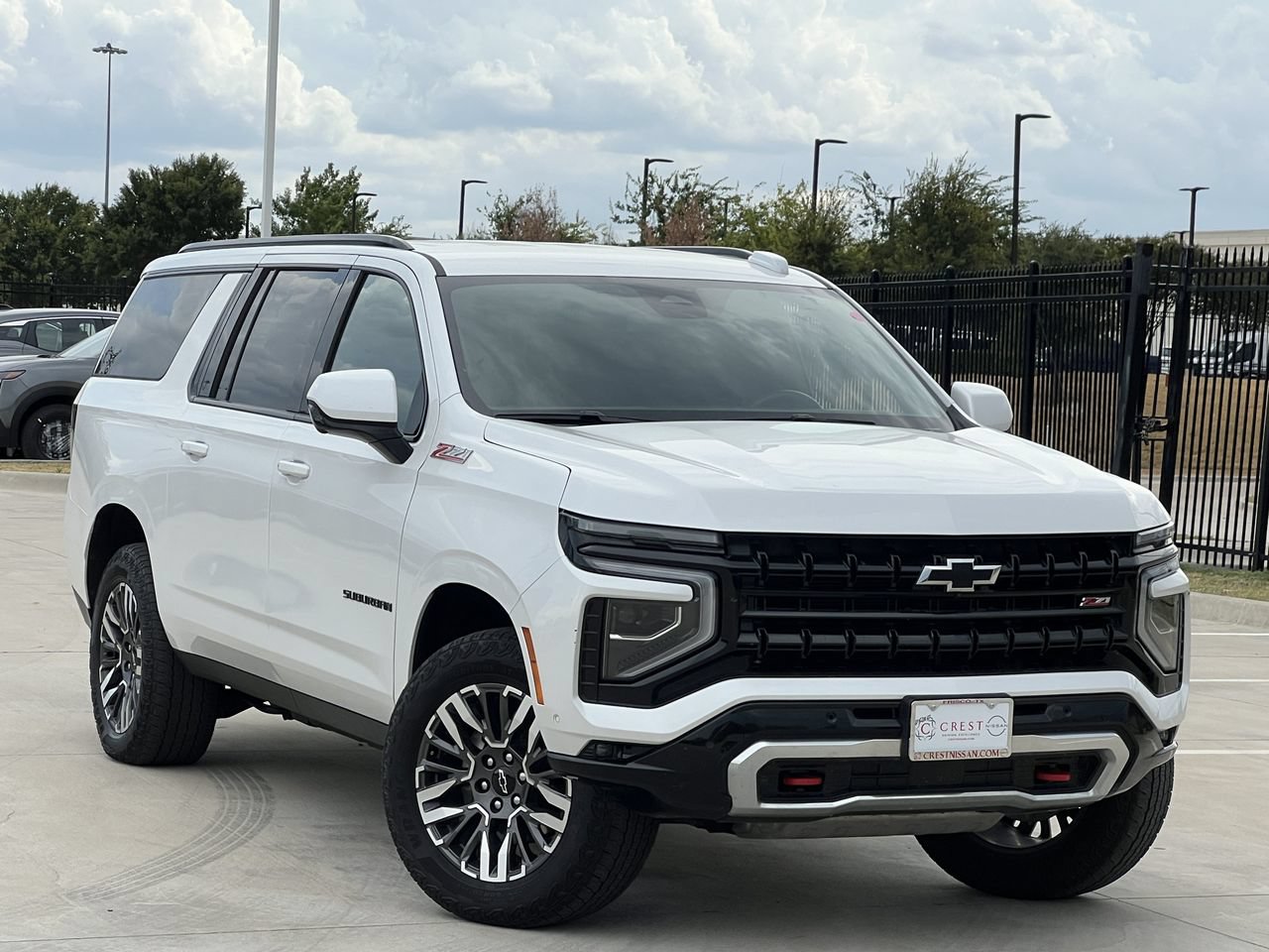 Used 2025 Chevrolet Suburban Z71 AWD/4WD image 2