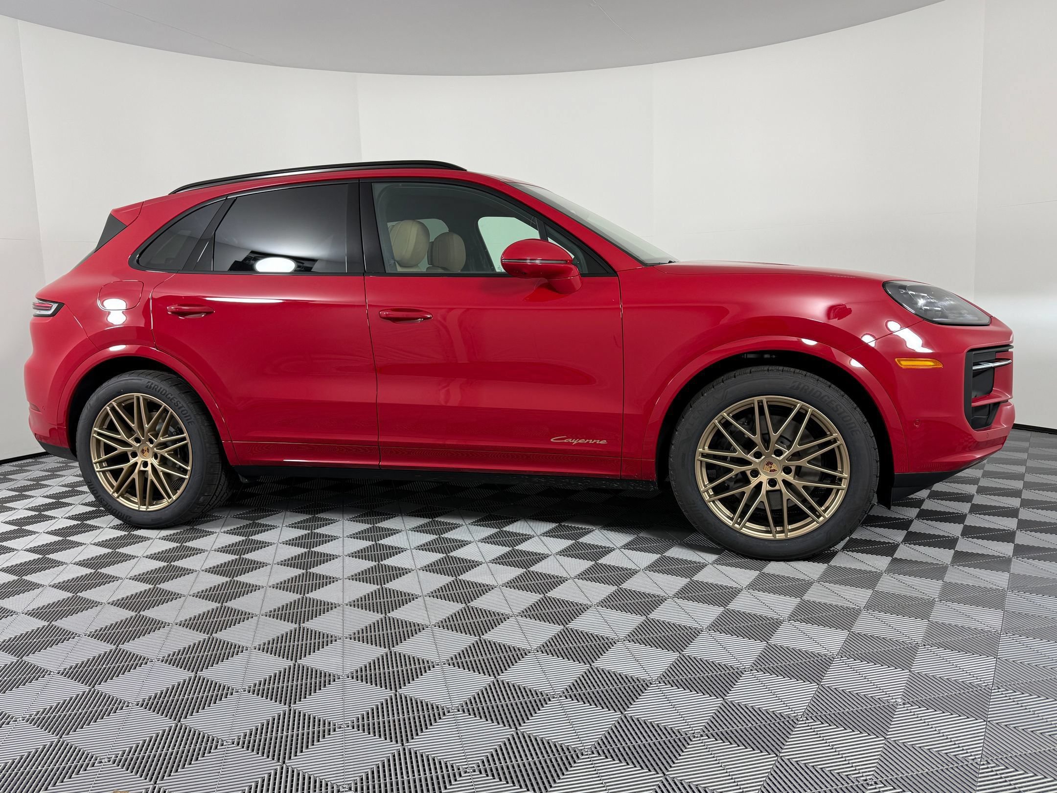 Certified 2026 Porsche Cayenne AWD/4WD image 8
