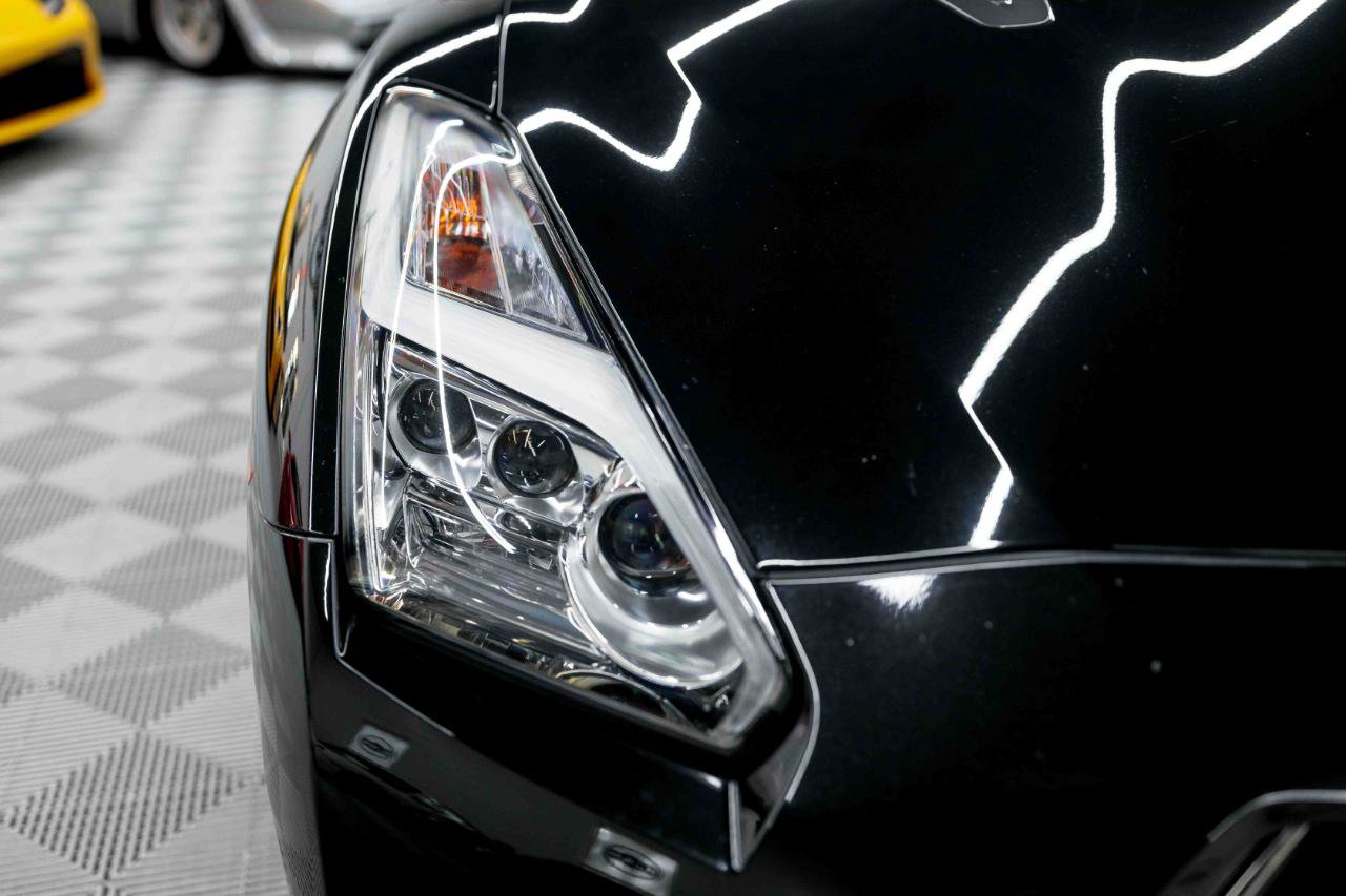 Used 2015 Nissan GT-R Premium AWD/4WD image 16