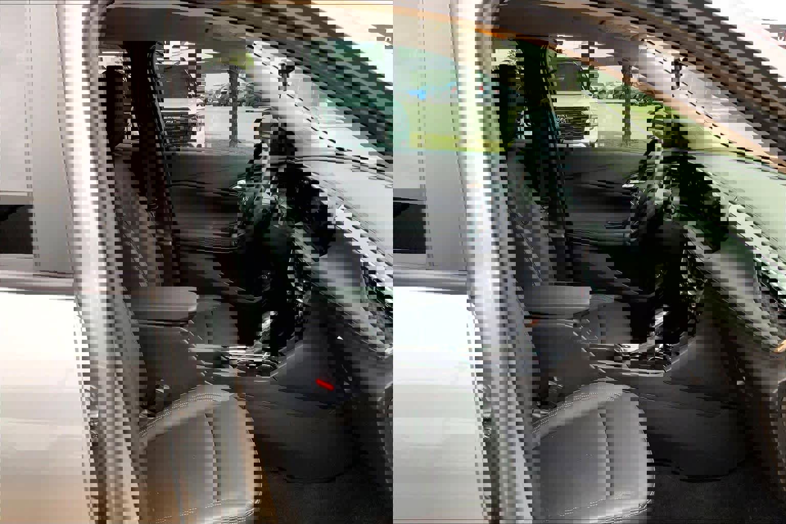 Used 2024 Buick Encore GX Sport Touring w/ Comfort Package image 9