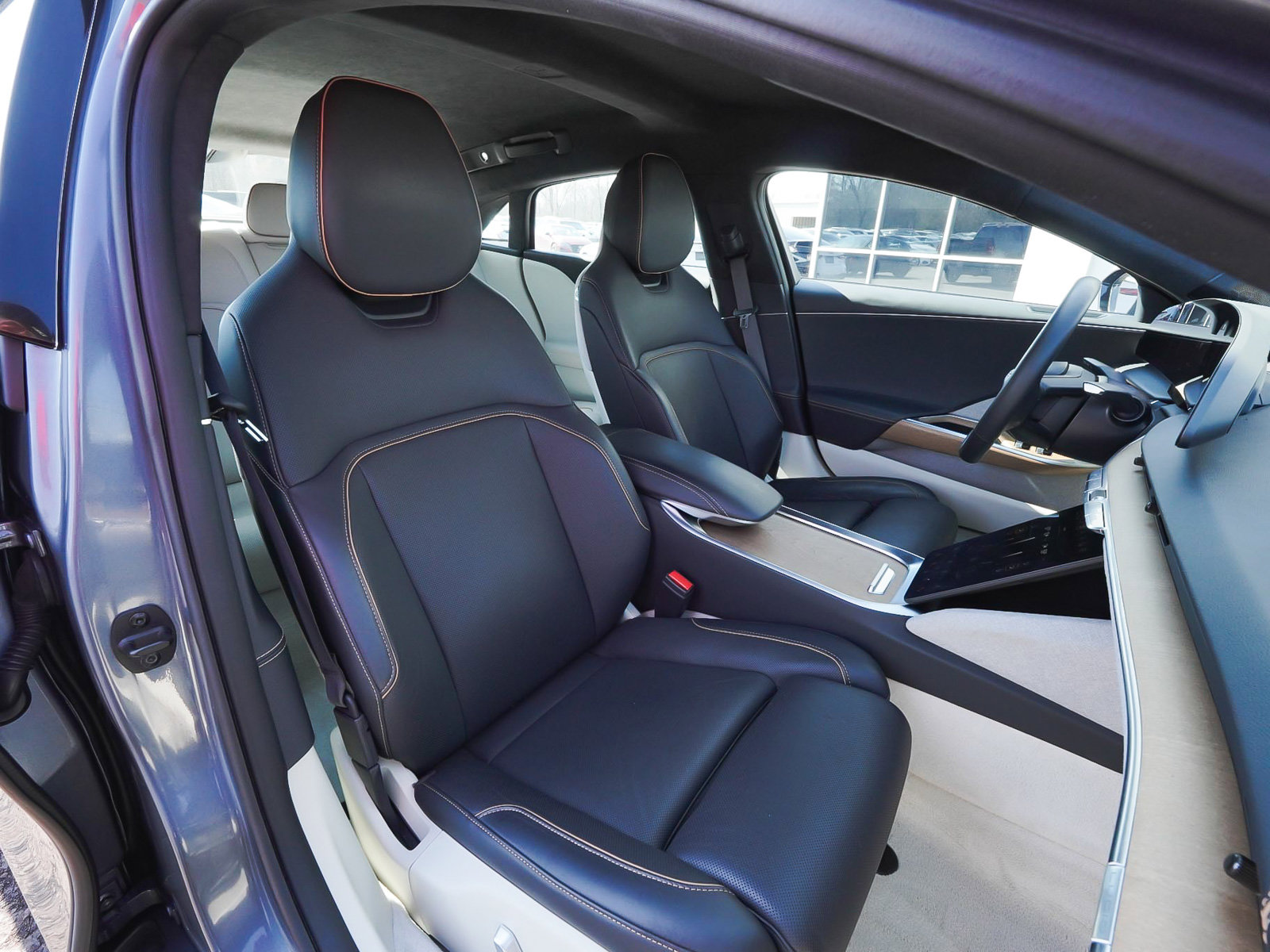 Used 2024 Lucid Air Touring image 38