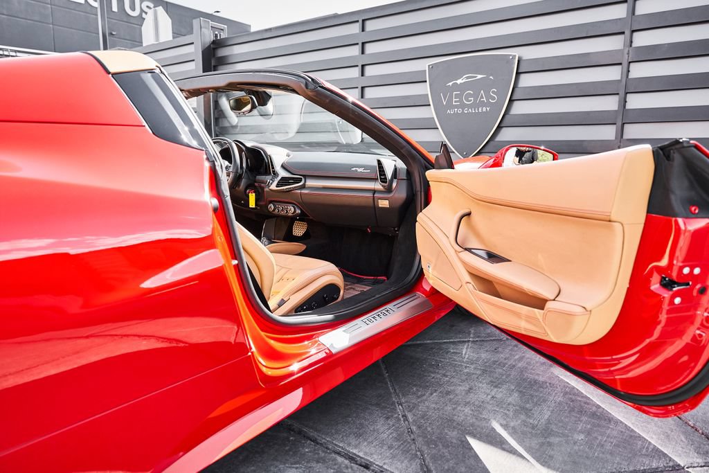Used 2012 Ferrari 458 Spider RWD image 29