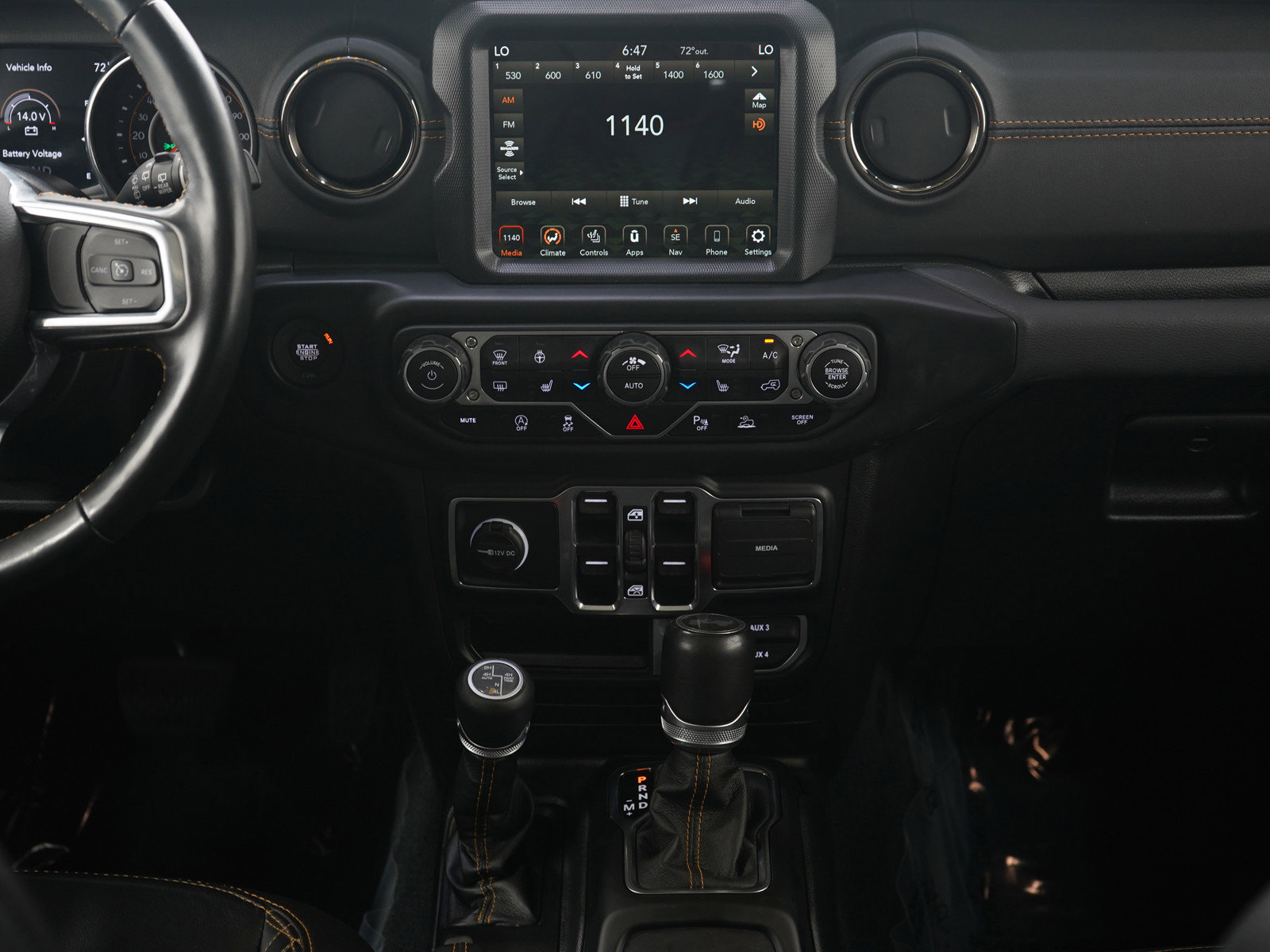 Used 2022 Jeep Wrangler Unlimited Sahara image 16