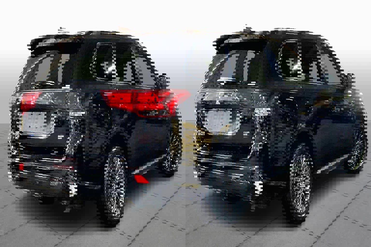 Used 2021 Mitsubishi Outlander LE image 12