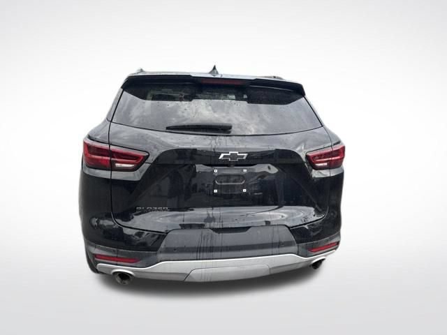 Used 2024 Chevrolet Blazer LT w/ Convenience Package FWD image 4
