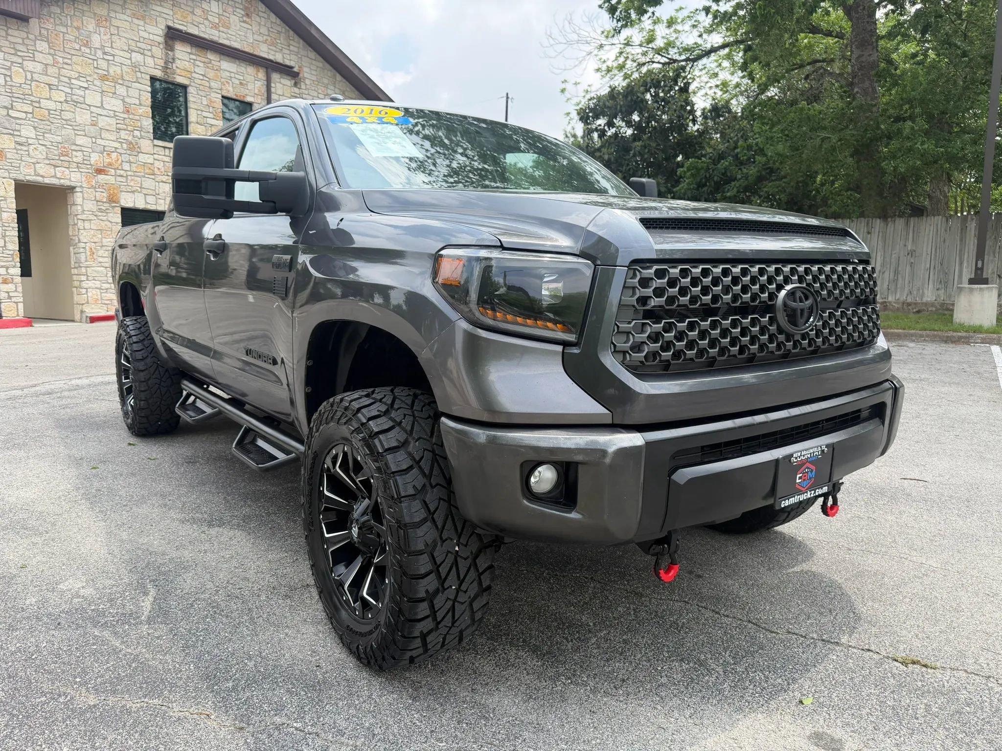 Used 2016 Toyota Tundra SR5 w/ SR5 Upgrade Package AWD/4WD image 3