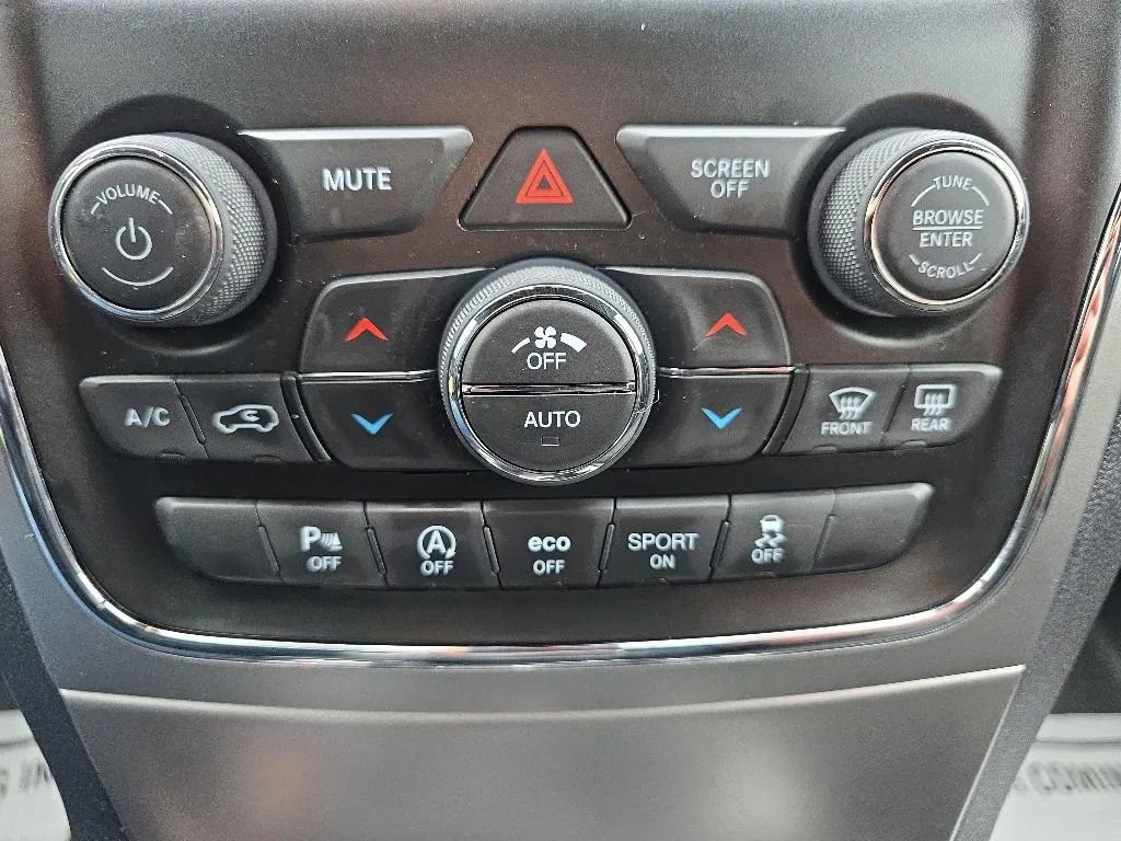 Used 2020 Jeep Grand Cherokee Laredo w/ Security & Convenience Group AWD/4WD image 28