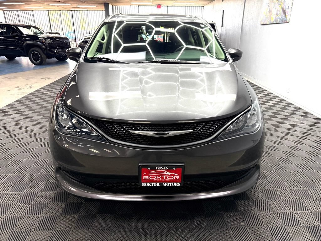 Used 2023 Chrysler Voyager LX FWD image 6