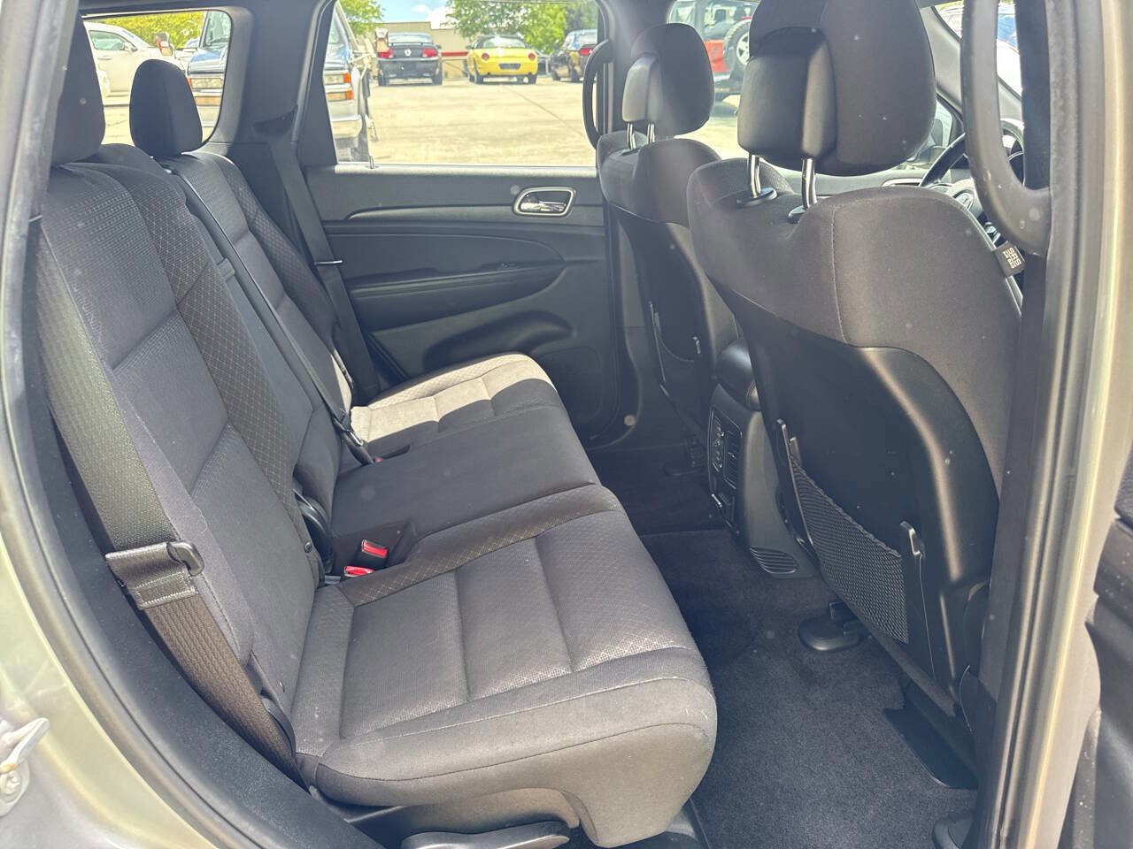 Used 2018 Jeep Grand Cherokee Laredo RWD image 13