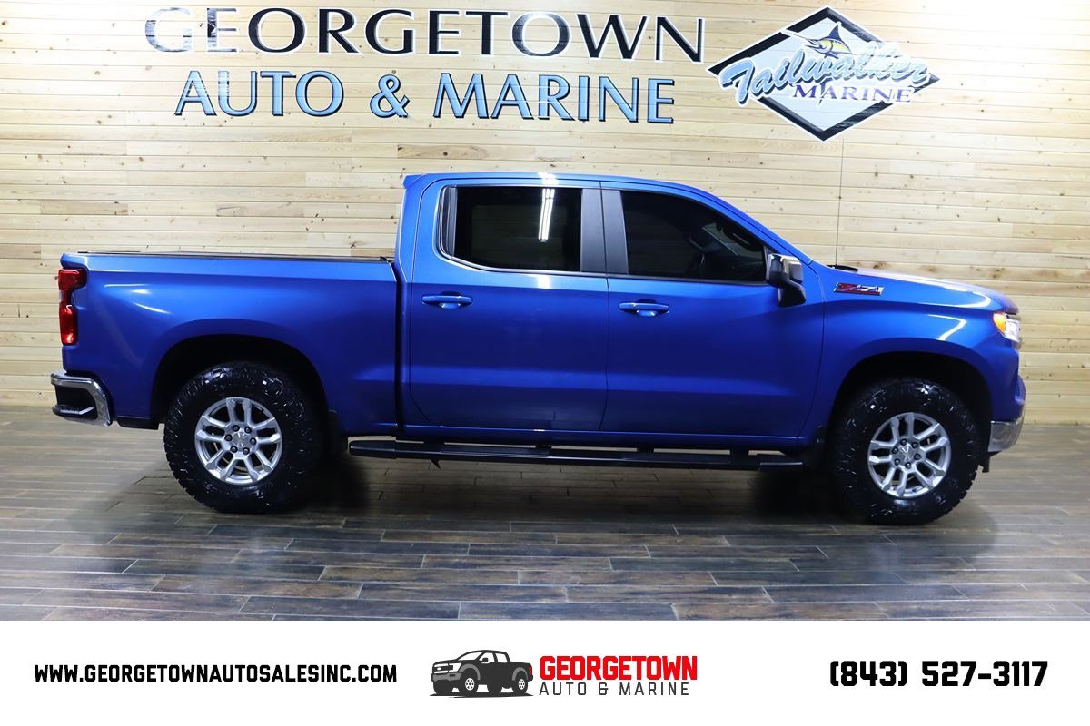 Used 2022 Chevrolet Silverado 1500 LT AWD/4WD image 1