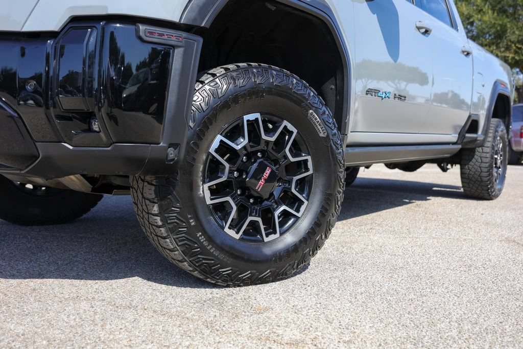 Used 2025 GMC Sierra 2500 AT4X AWD/4WD image 4