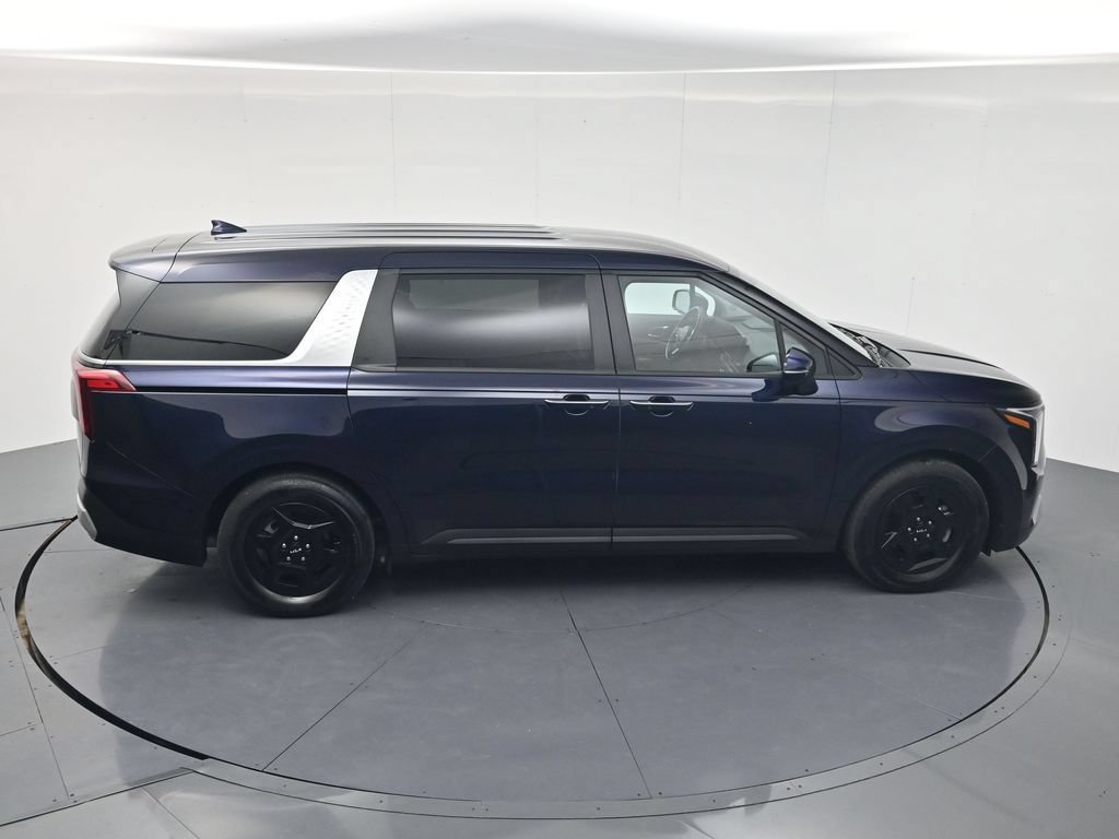 Used 2025 Kia Carnival FWD image 36