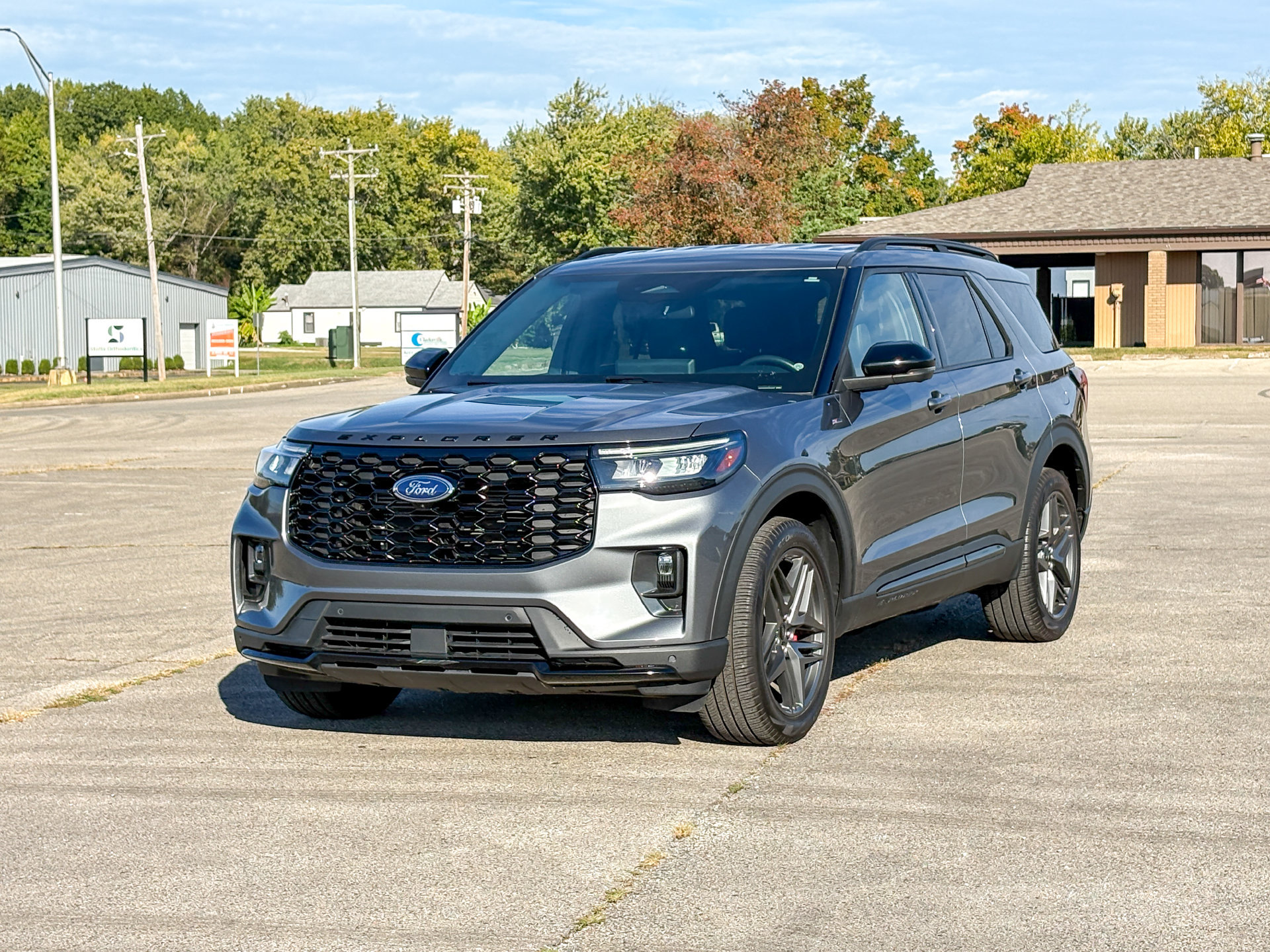 Used 2025 Ford Explorer ST-Line w/ ST-Line Street Pack AWD/4WD image 4