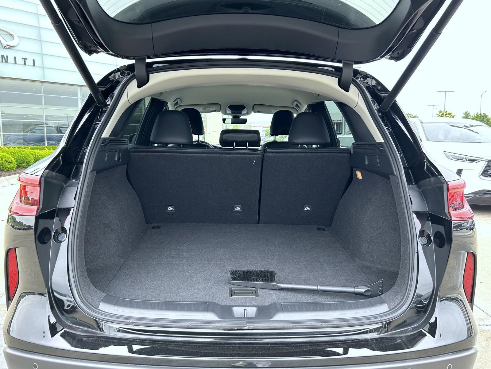 Certified 2025 INFINITI QX50 Pure image 9