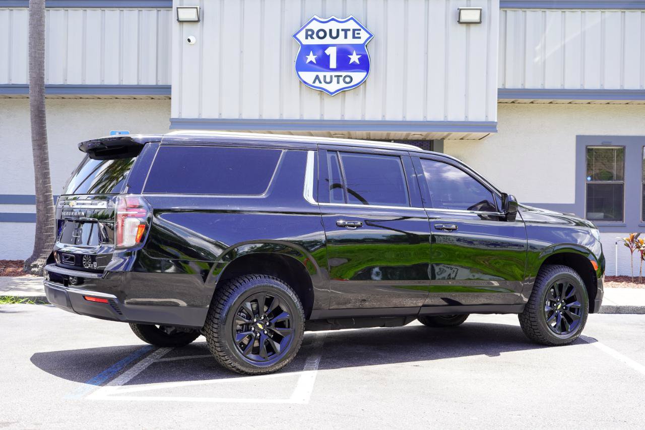 Used 2021 Chevrolet Suburban LT AWD/4WD image 6