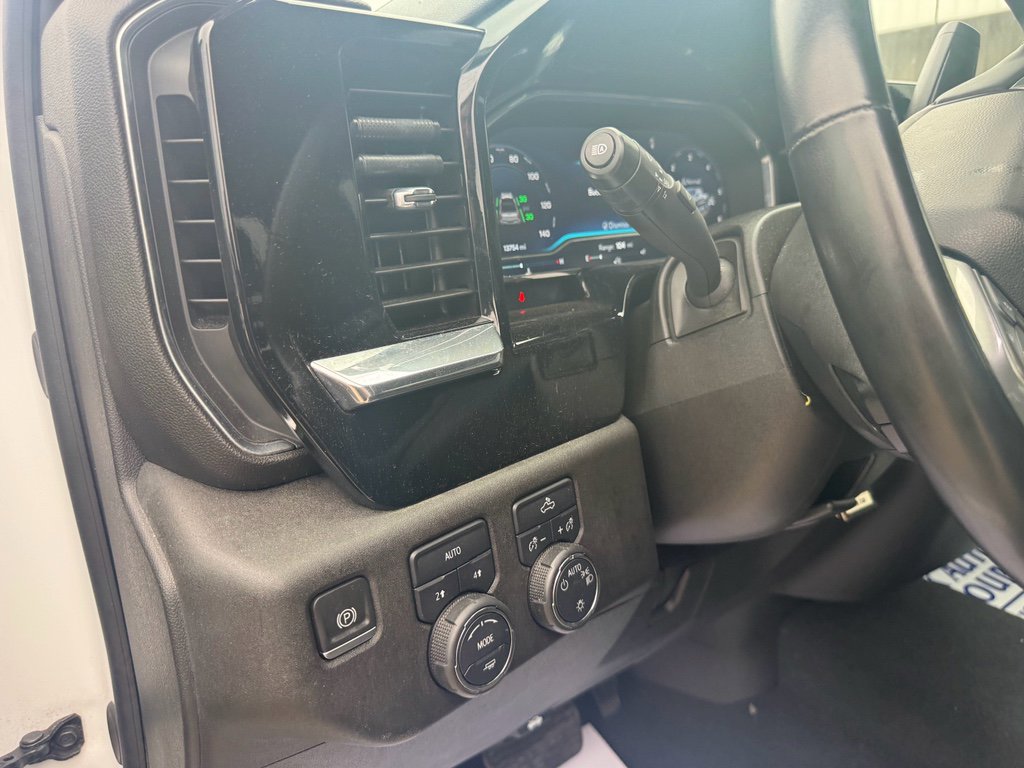 Used 2024 Chevrolet Silverado 1500 LT image 17