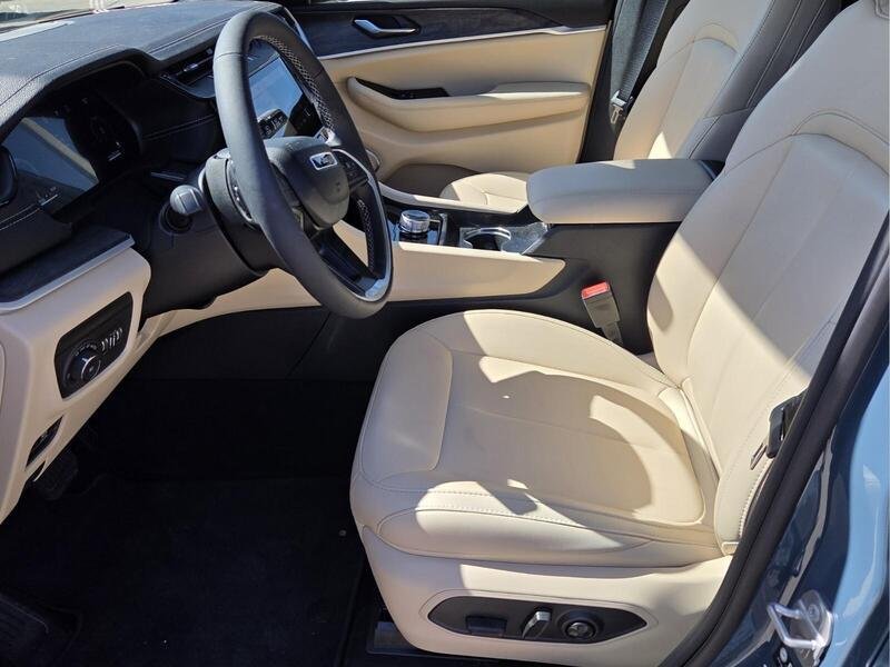 Certified 2026 Jeep Grand Cherokee L Limited w/ Limited Altitude Package RWD image 10