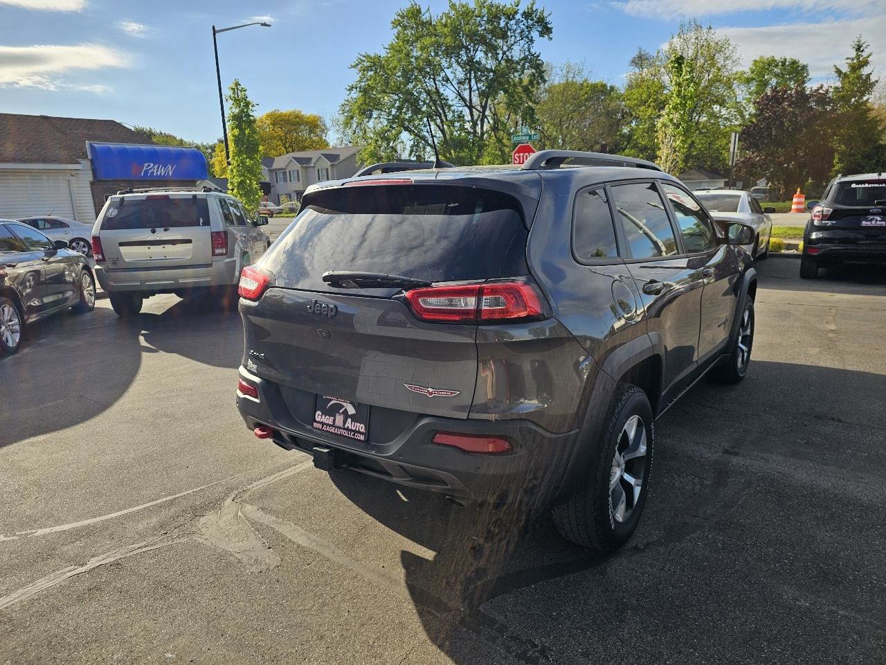 Used 2018 Jeep Cherokee Trailhawk AWD/4WD image 11