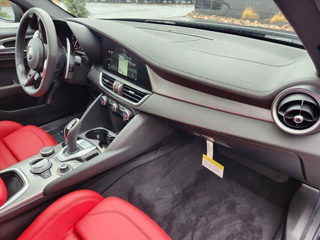 Used 2024 Alfa Romeo Giulia Veloce image 15