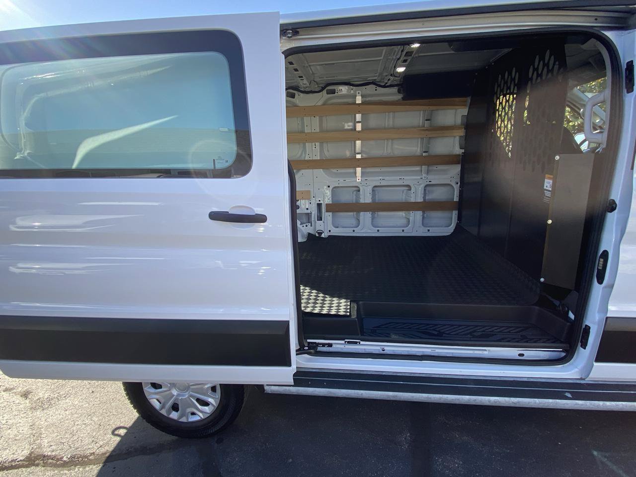 Used 2025 Ford Transit 250 Low Roof w/ Exterior Upgrade Package RWD image 5