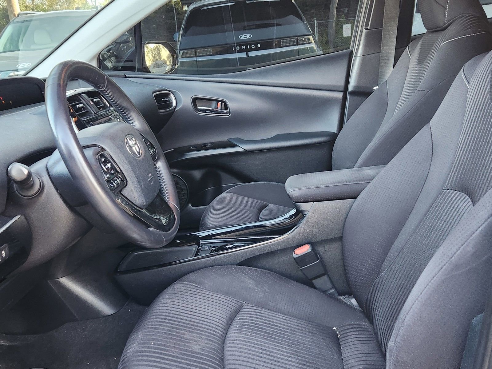 Used 2020 Toyota Prius Prime LE image 15