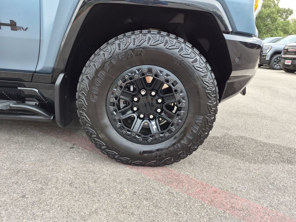 Used 2024 GMC Hummer EV 3X w/ Omega Edition AWD/4WD image 16