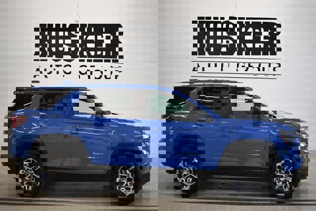 Used 2025 GMC Terrain Elevation w/ Technology Package II image 2