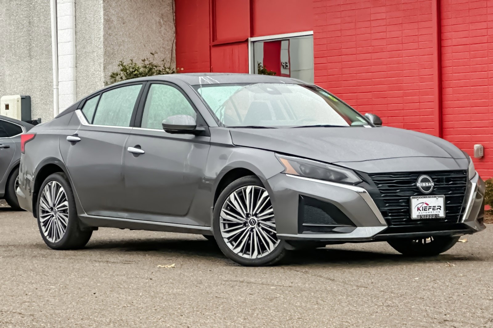 Used 2024 Nissan Altima 2.5 SL image 2