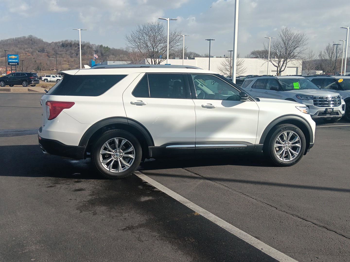 Used 2023 Ford Explorer Limited w/ Limited Technology Package image 3