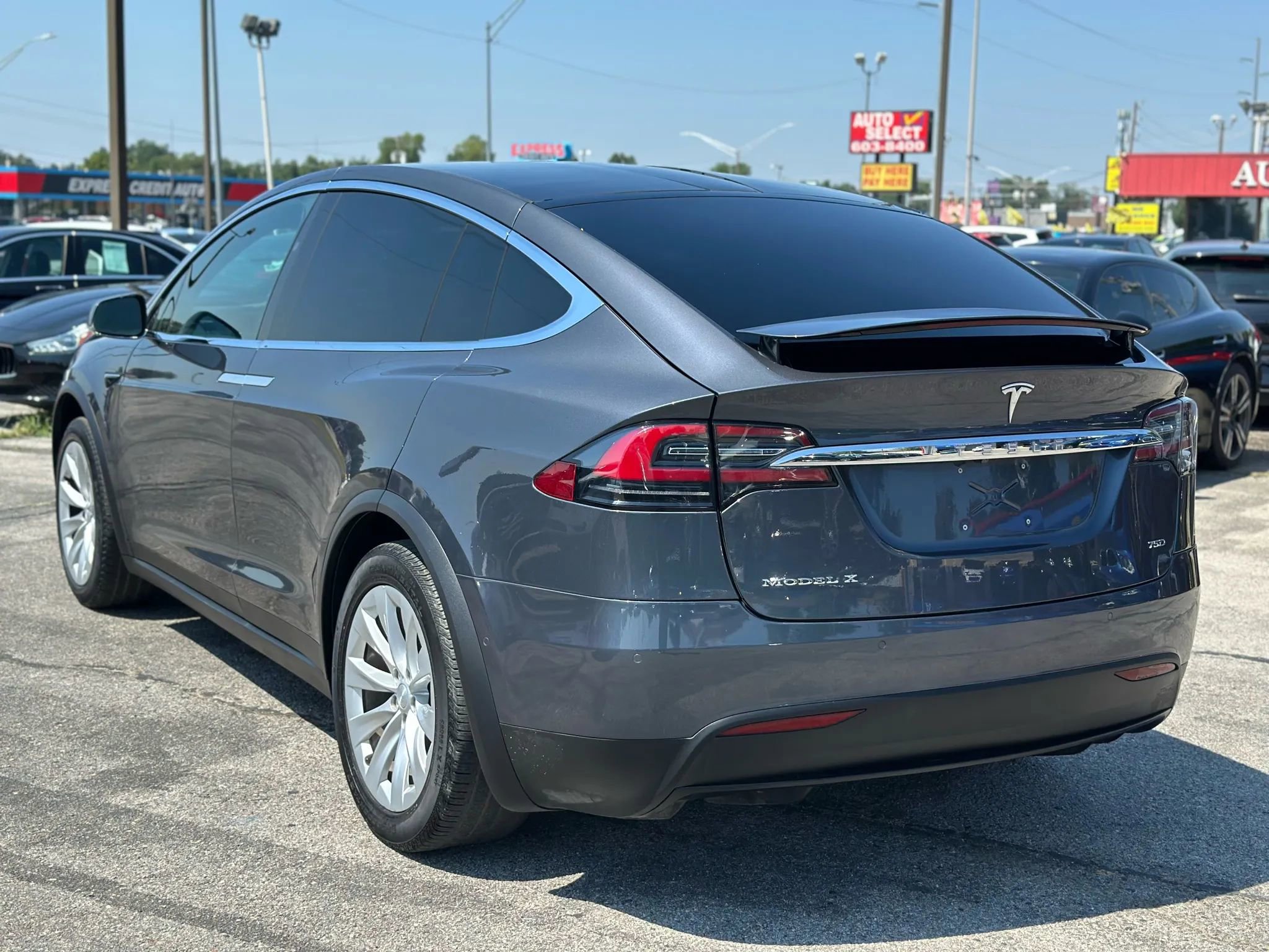 Used 2018 Tesla Model X 75D image 14