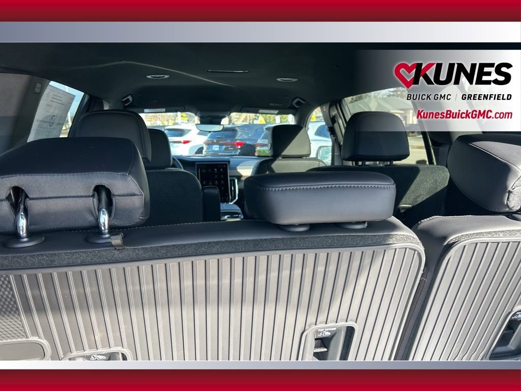 New 2026 GMC Acadia Denali w/ Super Cruise Package image 38