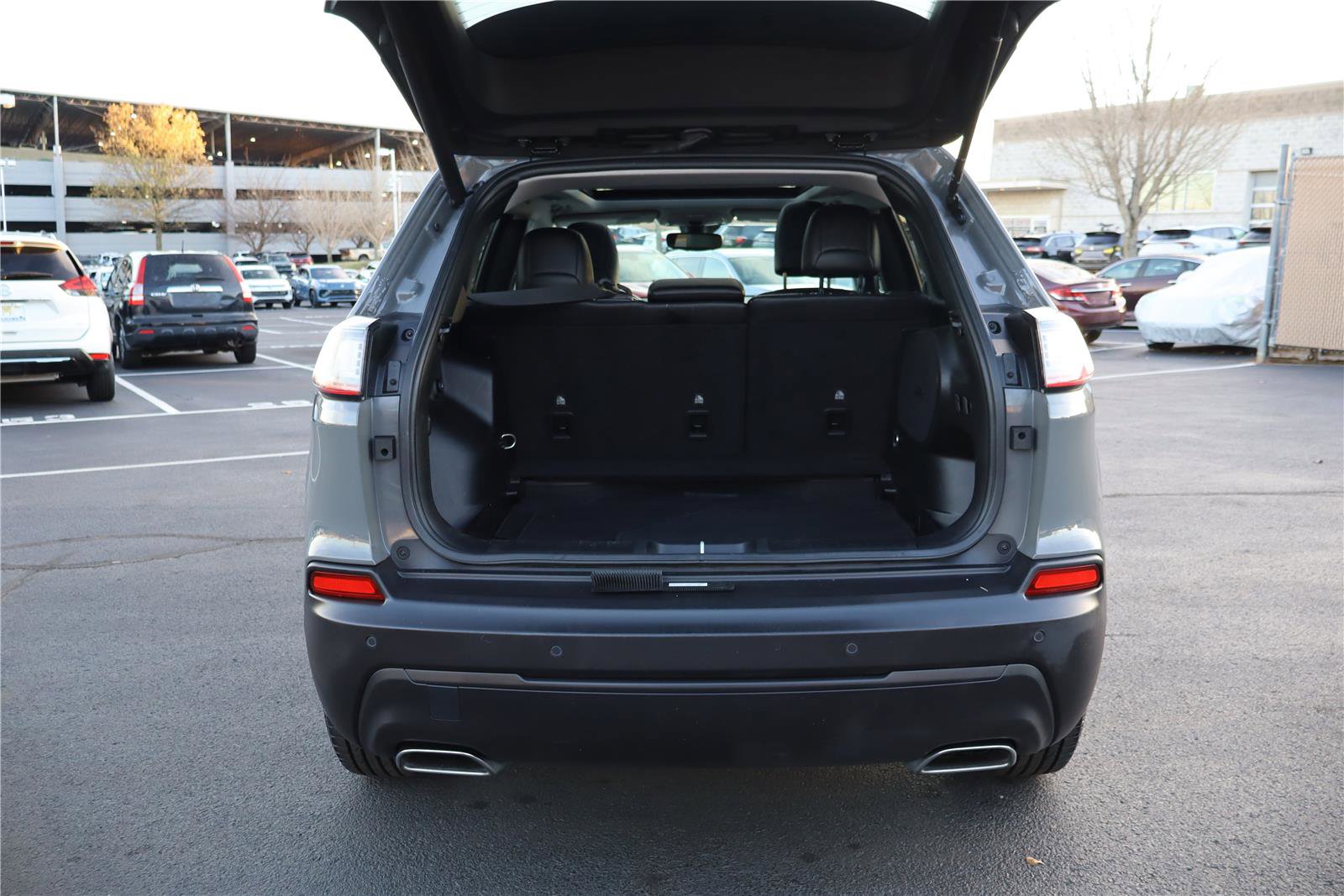 Used 2021 Jeep Cherokee Latitude Lux w/ Sun & Sound Group image 5