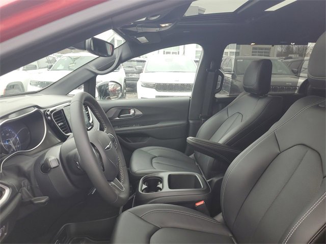 New 2026 Chrysler Pacifica Select image 17