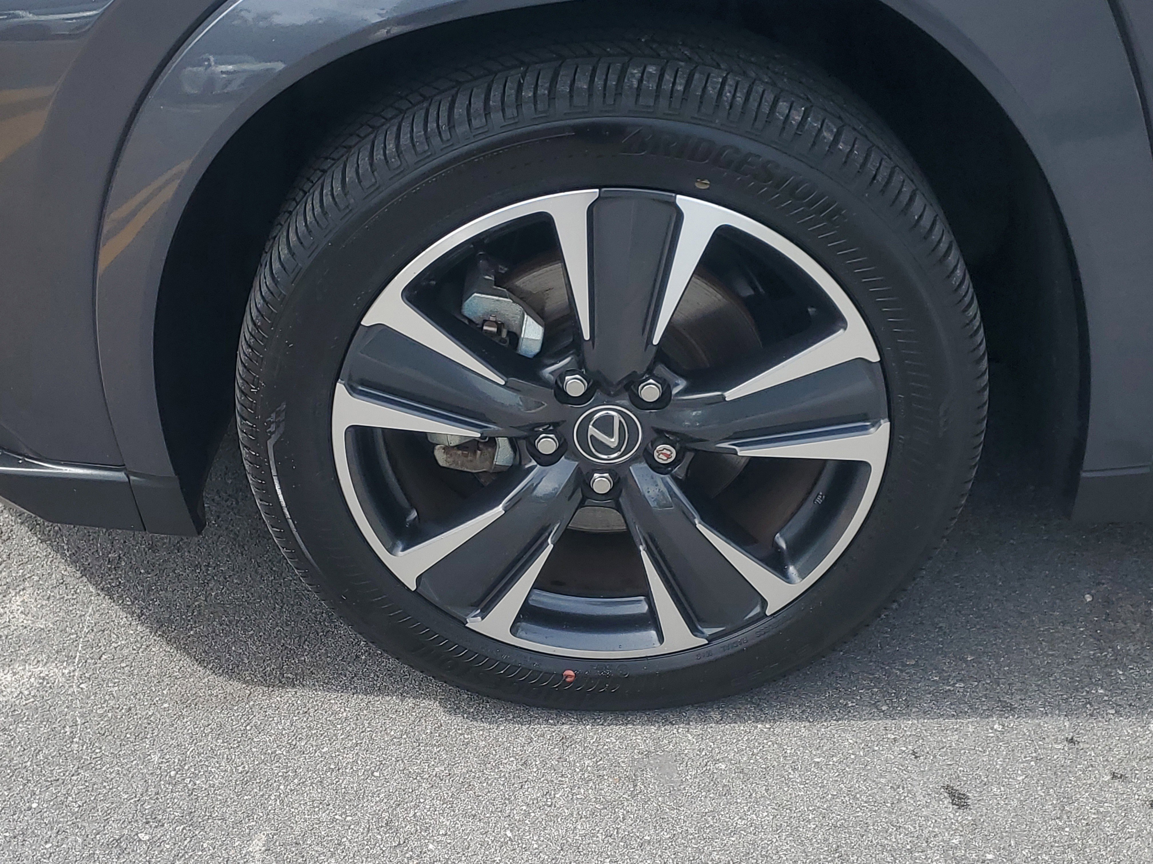 Used 2025 Lexus UX 300h FWD w/ Accessory Package (Z1) image 4