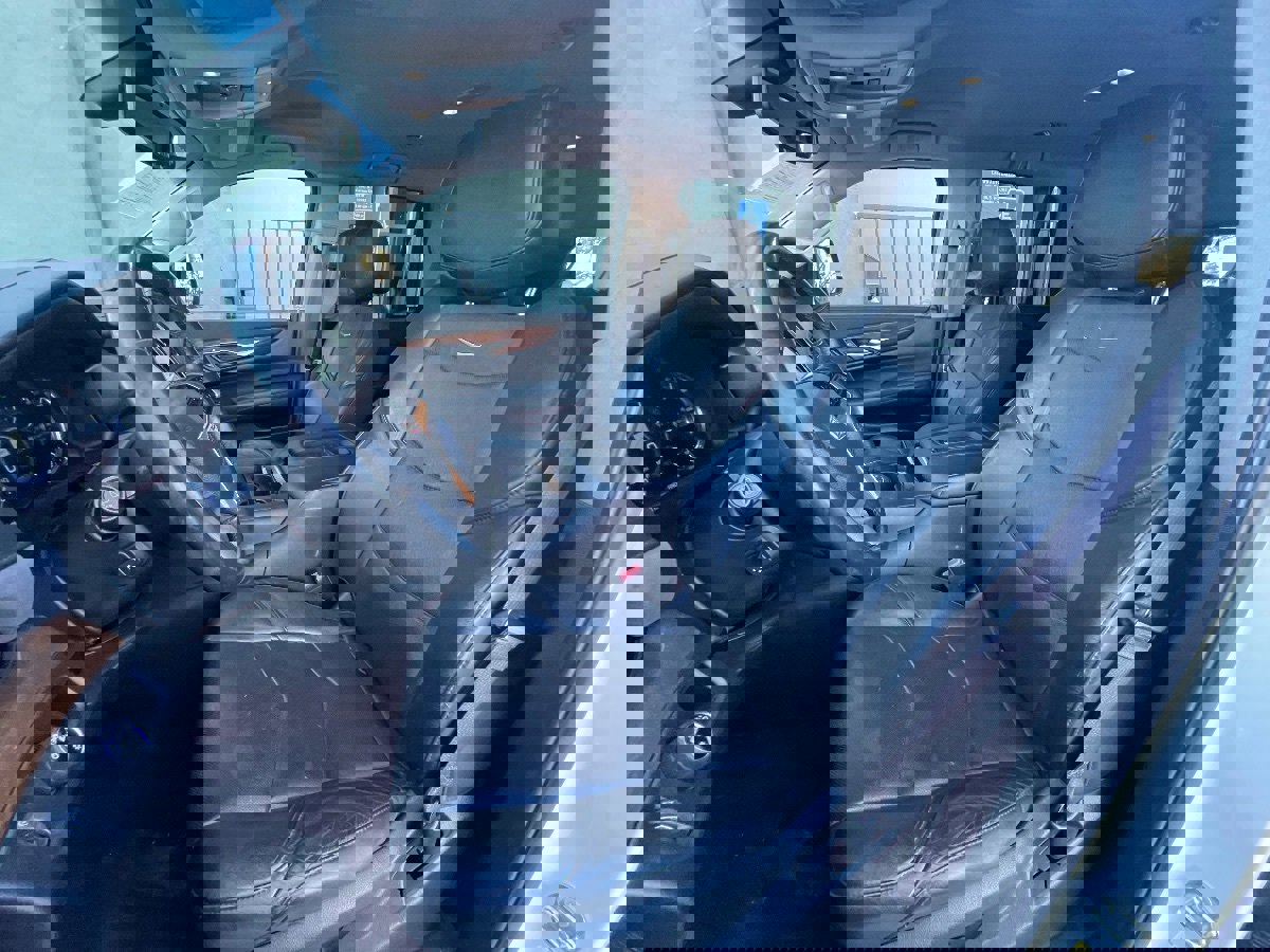 Used 2017 Cadillac Escalade 2WD image 10